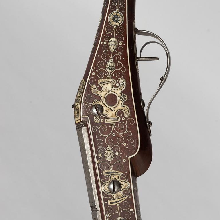 Wheel lock pistol, early 17th century, Saxony.