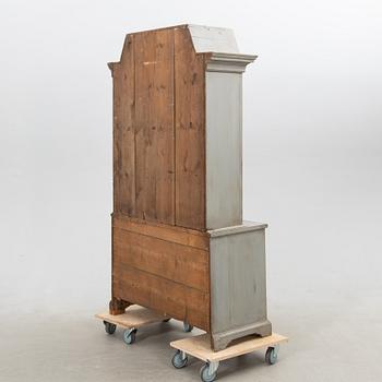 Skåp 1800-talets första hälft.