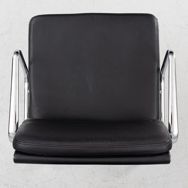 Charles & Ray Eames, a 'Soft Pad Chair EA217', Vitra.