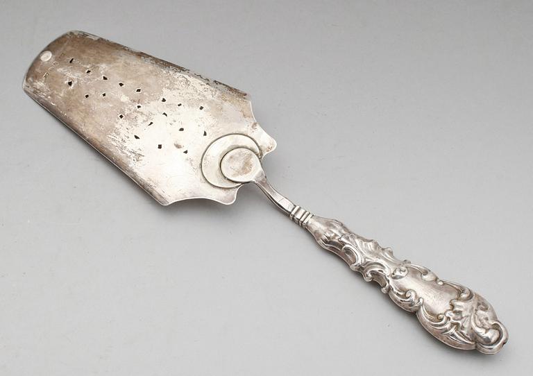 TÅRTSPADE, silver, Anders Lundqvist, Stockholm 1851. Vikt ca 107 g.