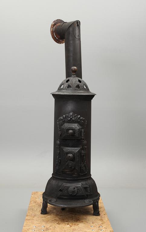 KAMIN, gjutjärn. Ankar Hegaard, Danmark. 1900-tal.