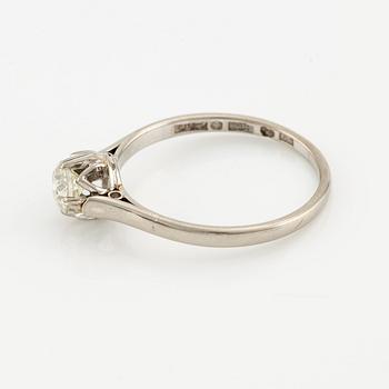 Ring, 18K vitguld med briljantslipad diamant.