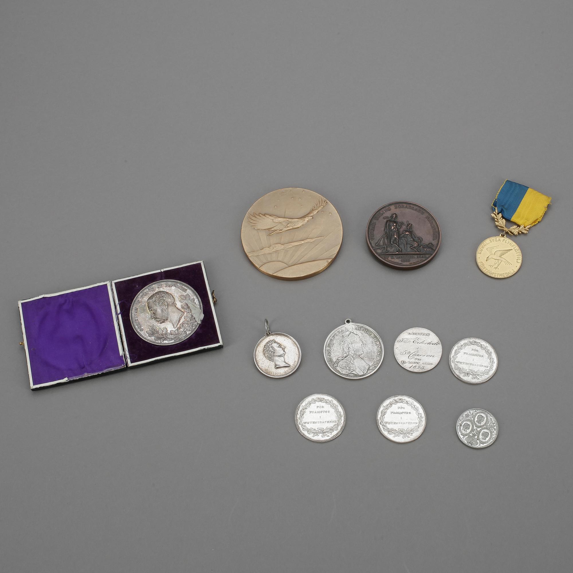 MINNESMEDALJER 11 st, bl a silver, Danmark.