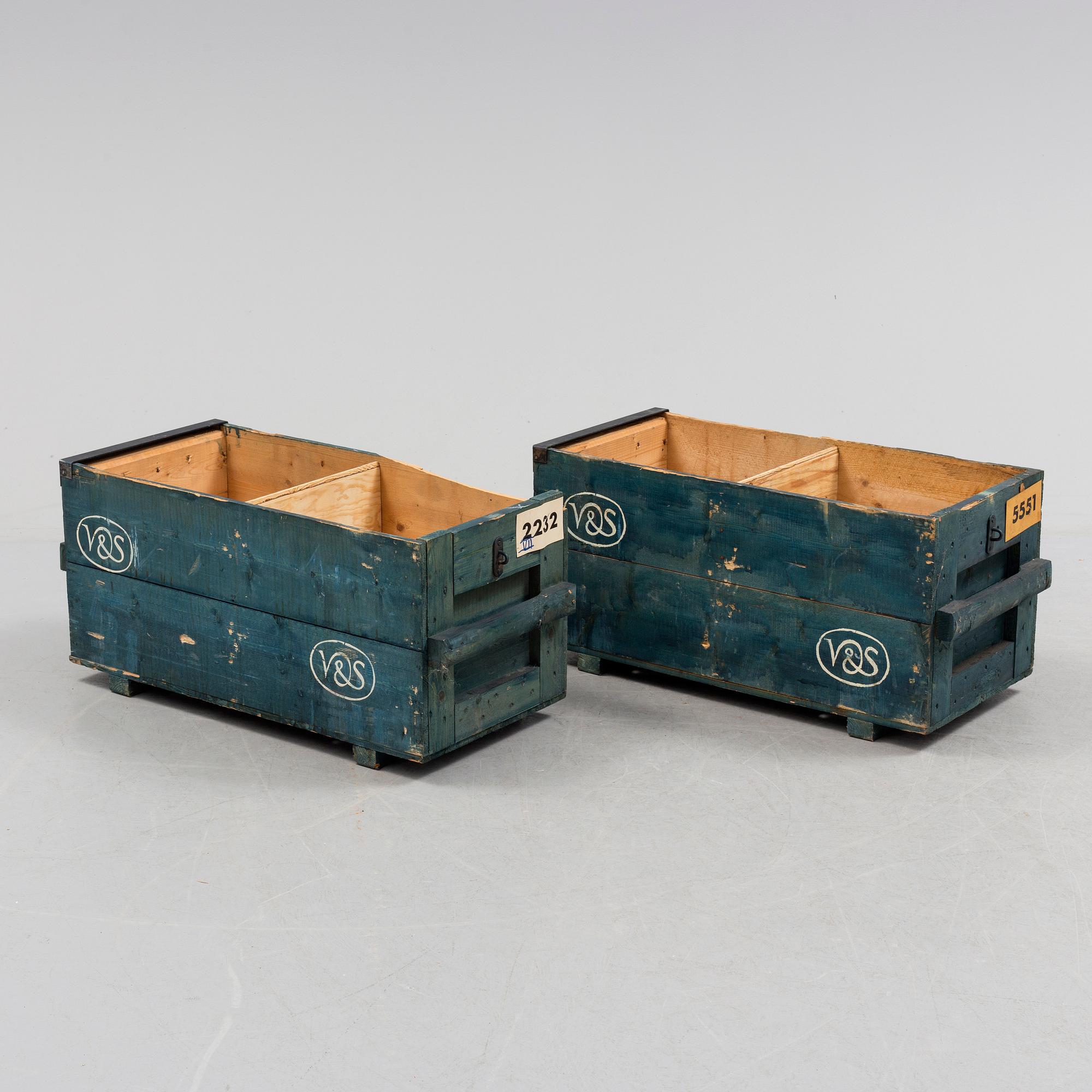 Two mid 20th century Vin & Sprit boxes.