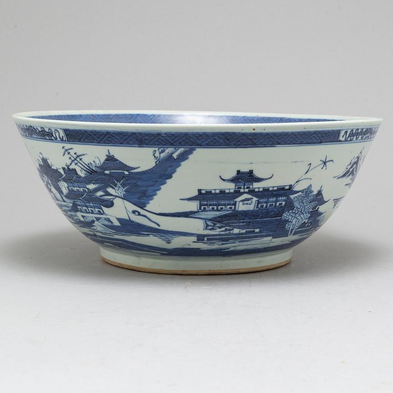 BÅLSKÅL, kompaniporslin. Qingdynastin, 1800-tal.