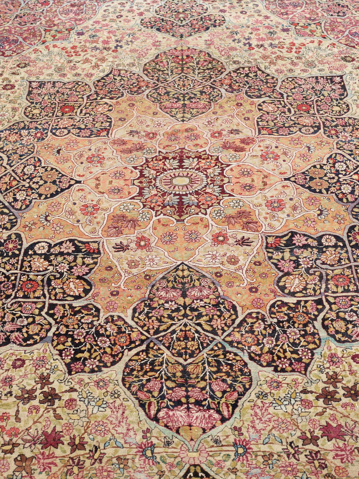 ANTIQUE KERMAN LAVER. 586 x 385 cm.