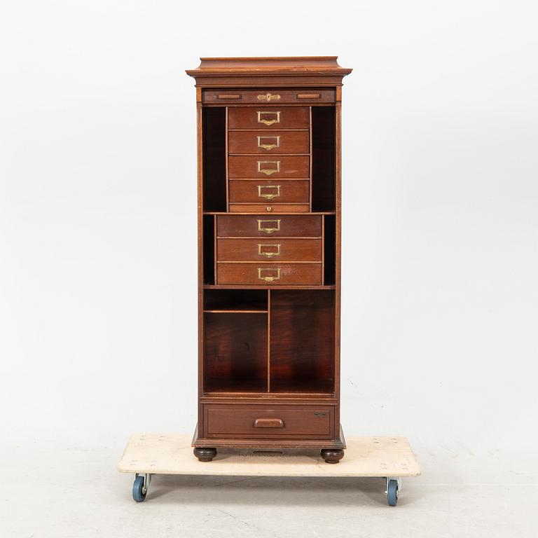 Jalusiskåp tidigt 1900-tal Åtvidaberg.