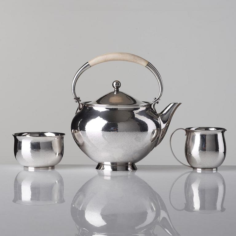 Harald Nielsen, a 3 pcs sterling tea service, Georg Jensen, Copenhagen 1945-77.