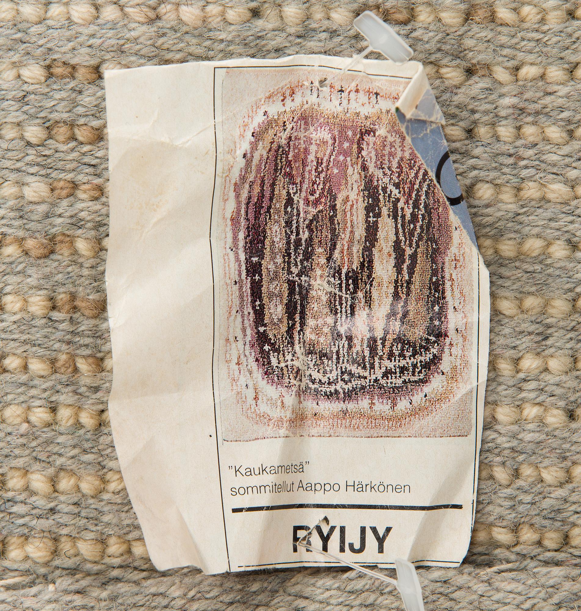 Aappo Härkönen (Kaino Lemmikki Härkönen), ryijy, malli Laura Korpikaivo-Tamminen. Noin 150 x 102 cm.