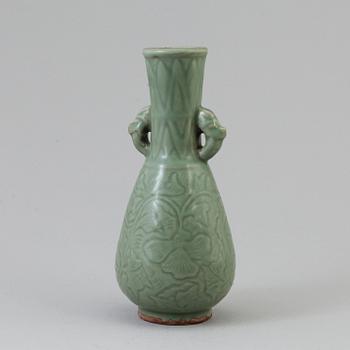 VAS, keramik. Qingdynastin, troligen 1800-tal.