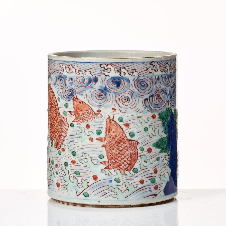 A Transitional Wucai brush pot, 17th Century.