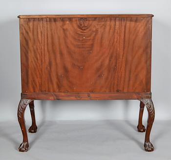 SEKRETÄR, chippendalestil, 1900-talets mitt.