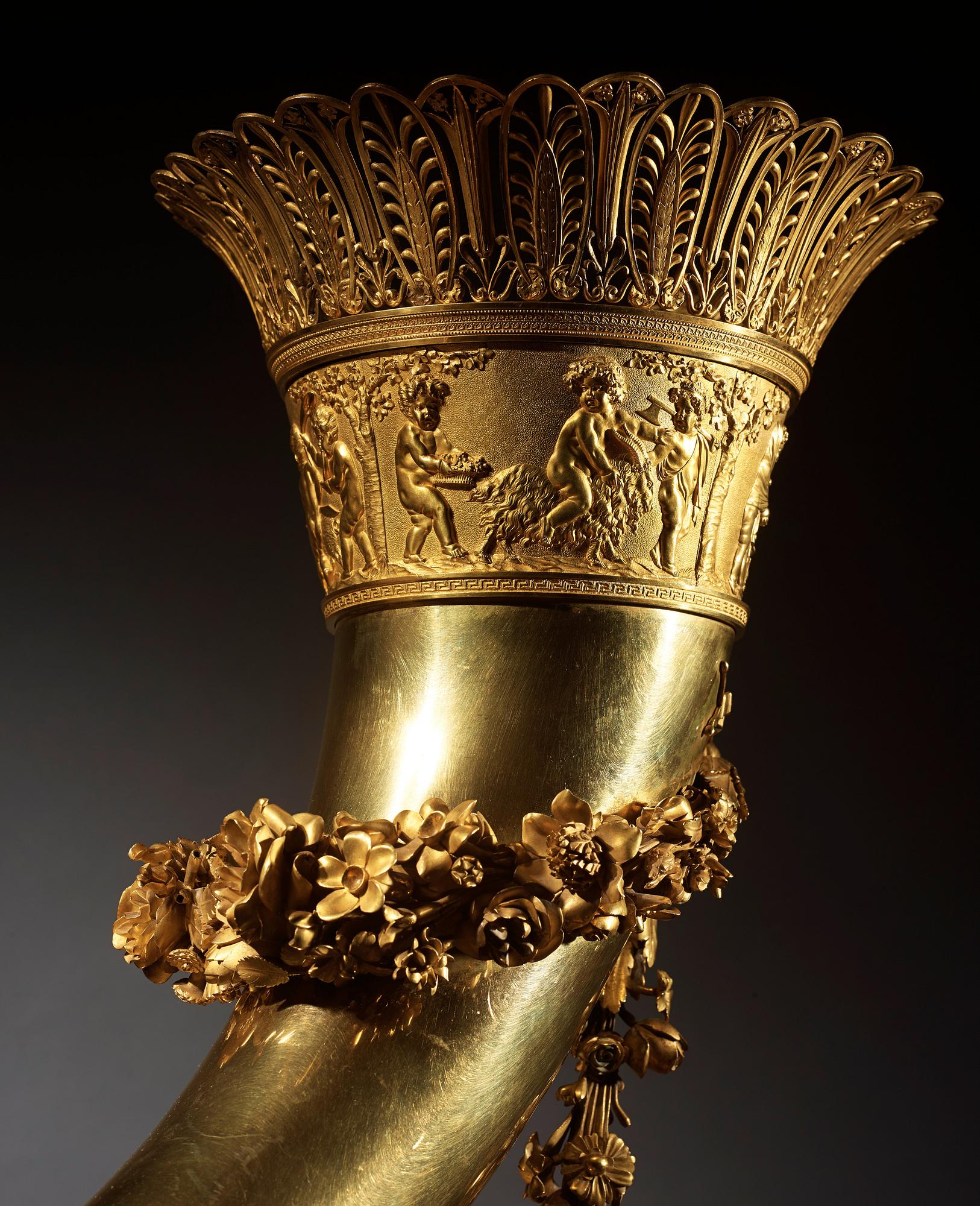A RARE AND LARGE RHYTON VASE. French Empire, early 19th century.