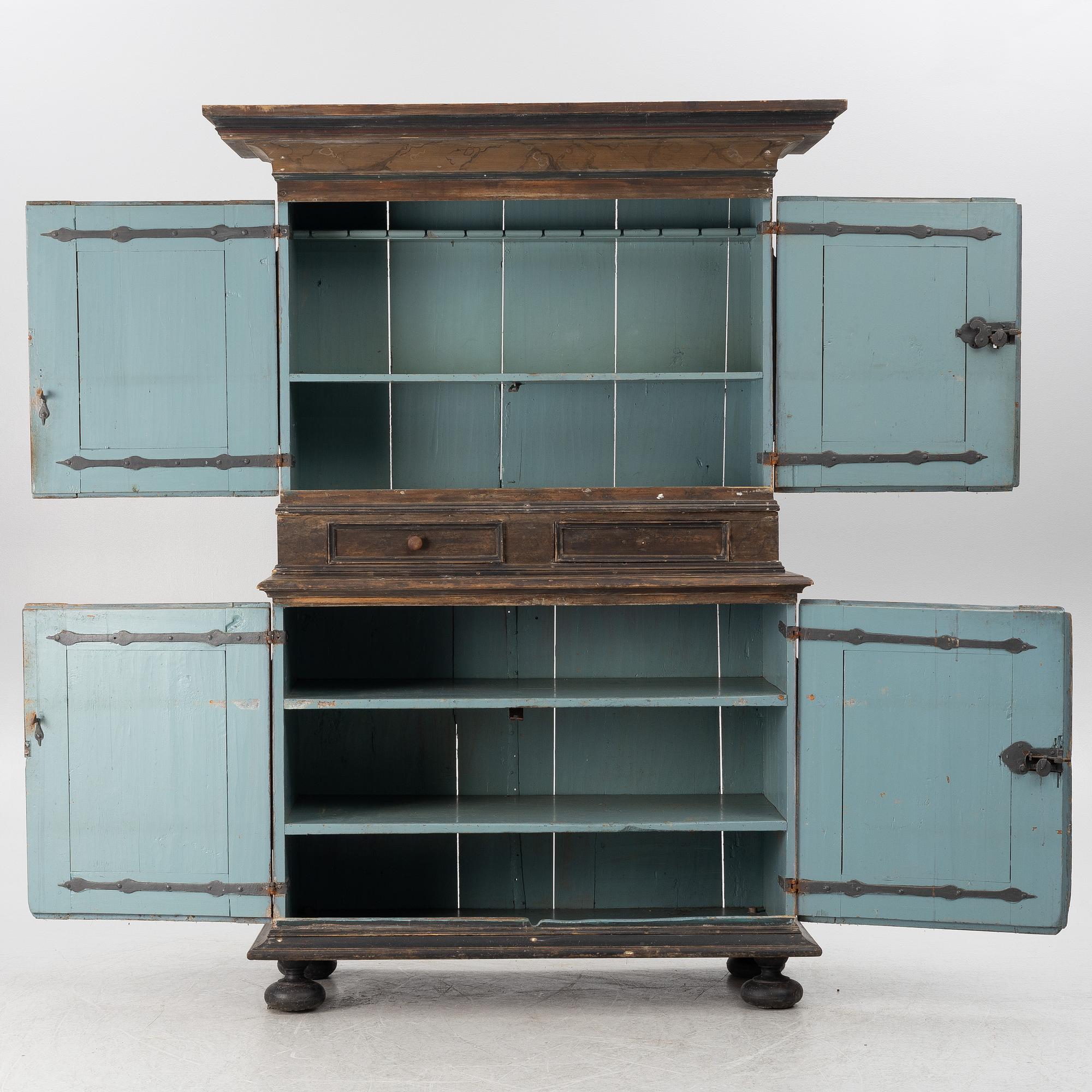 Cabinet, late Baroque, second half of the 18th century.