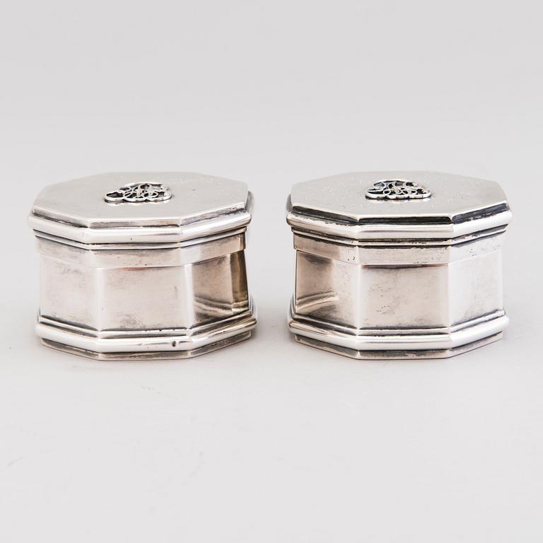 OLOF ROBERT LUNDGREN, A pair of octagonal silver boxes, Turku Finland 1866.