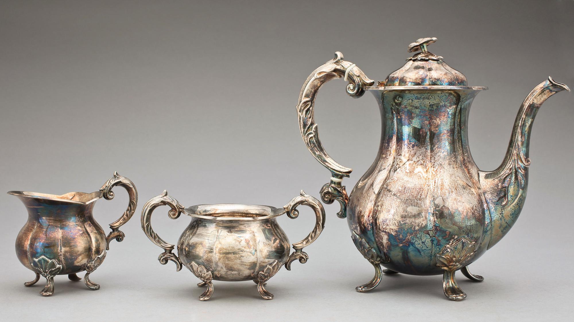 KAFFESERVIS, 3 delar, silver, rokokostil, stämplad Cohr, Danmark, 1900-talets första hälft/mitt. Tot. Vikt ca 1186g.