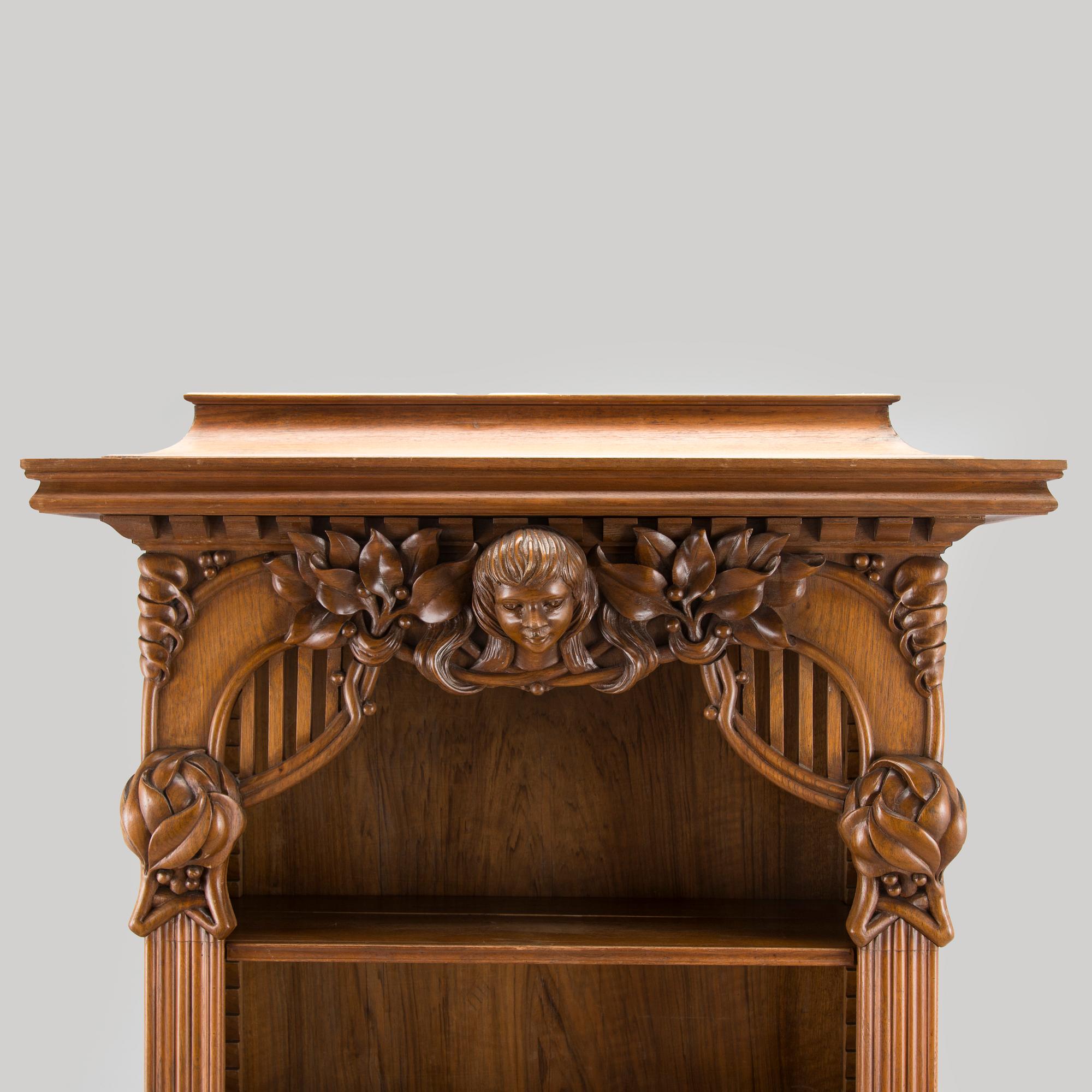 Bokhylla, jugend, Sverige ca 1900. Okänd formgivare.