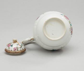 A famille rose pot with cover. Qing Dynasty, Qianlong (1736-95).