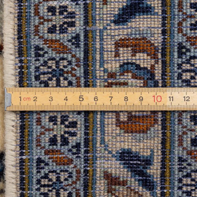 Matta, Keshan, ca 346 x 243 cm.