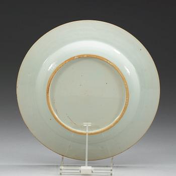 TALLRIK, vapenporslin. Qing dynastin, Qianlong (1736-95).