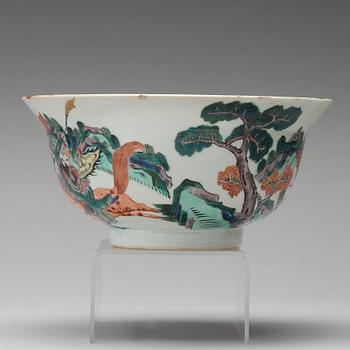 A famille verte bowl, Qingdynasty, Kangxi (1662-1722).