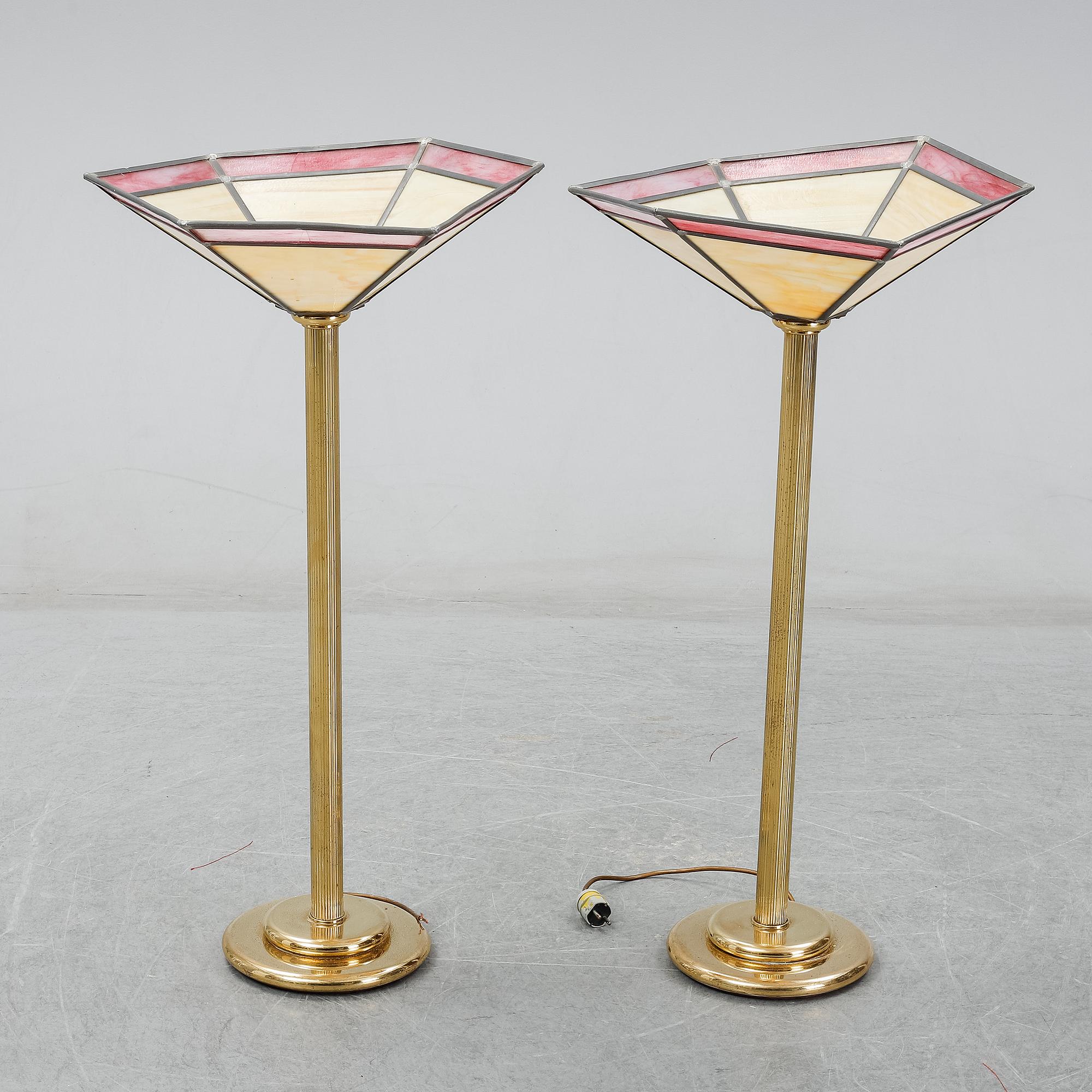 A pair of lamps, second hanf of the 20th Century.