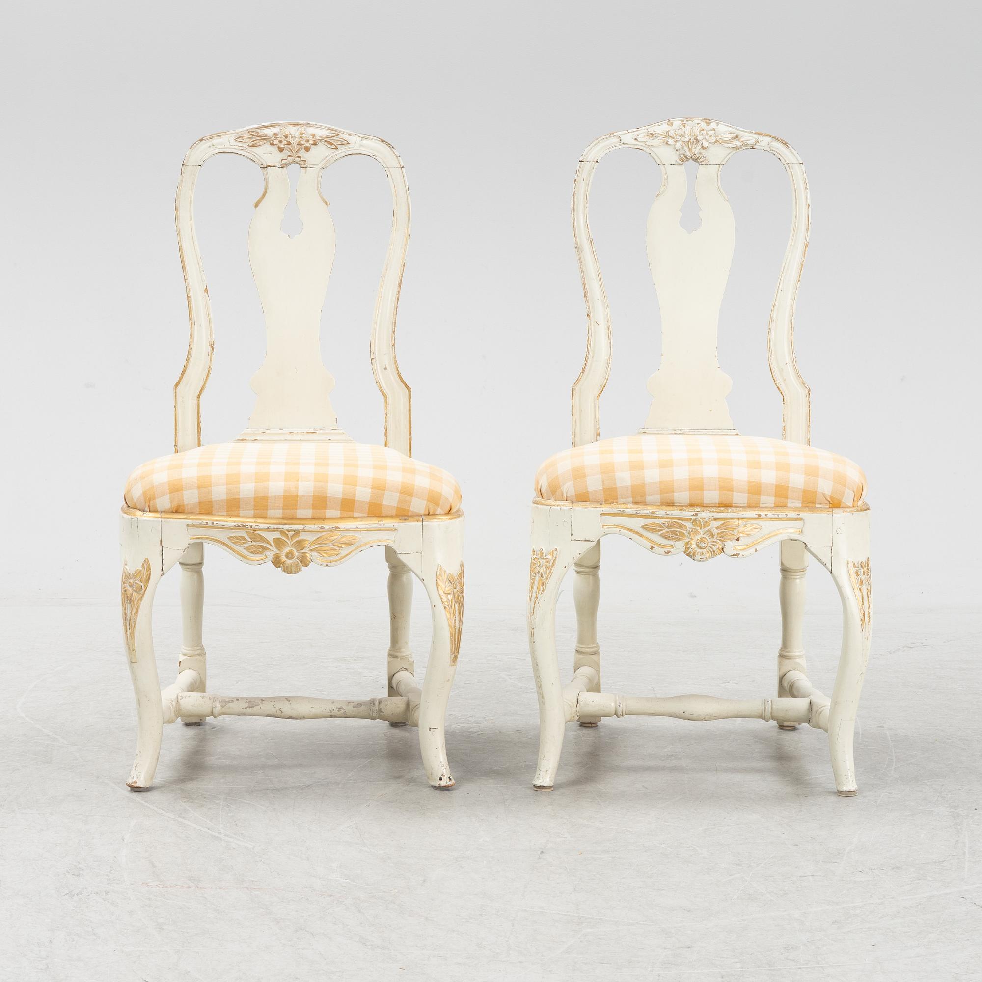 Stolar, 2 st snarlika, rokoko, 1700-talets mitt.