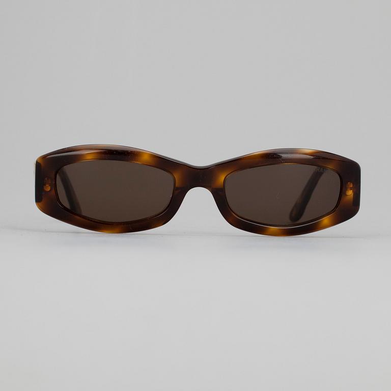 SOLGLASÖGON, Chanel.