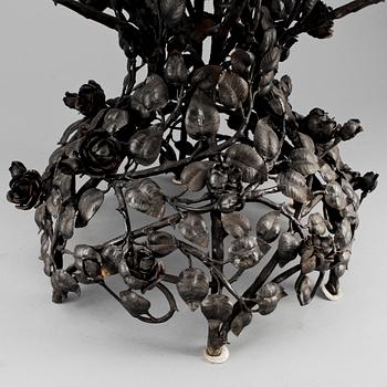 BORDSLAMPA, smitt järn, senjugend, 1900-talets första hälft.