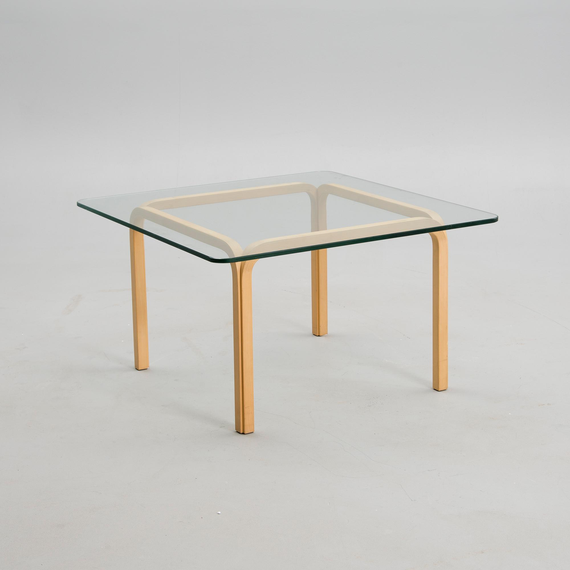 ALVAR AALTO, SOFFBORD, Y805A, Artek, 1900-talets andra hälft.