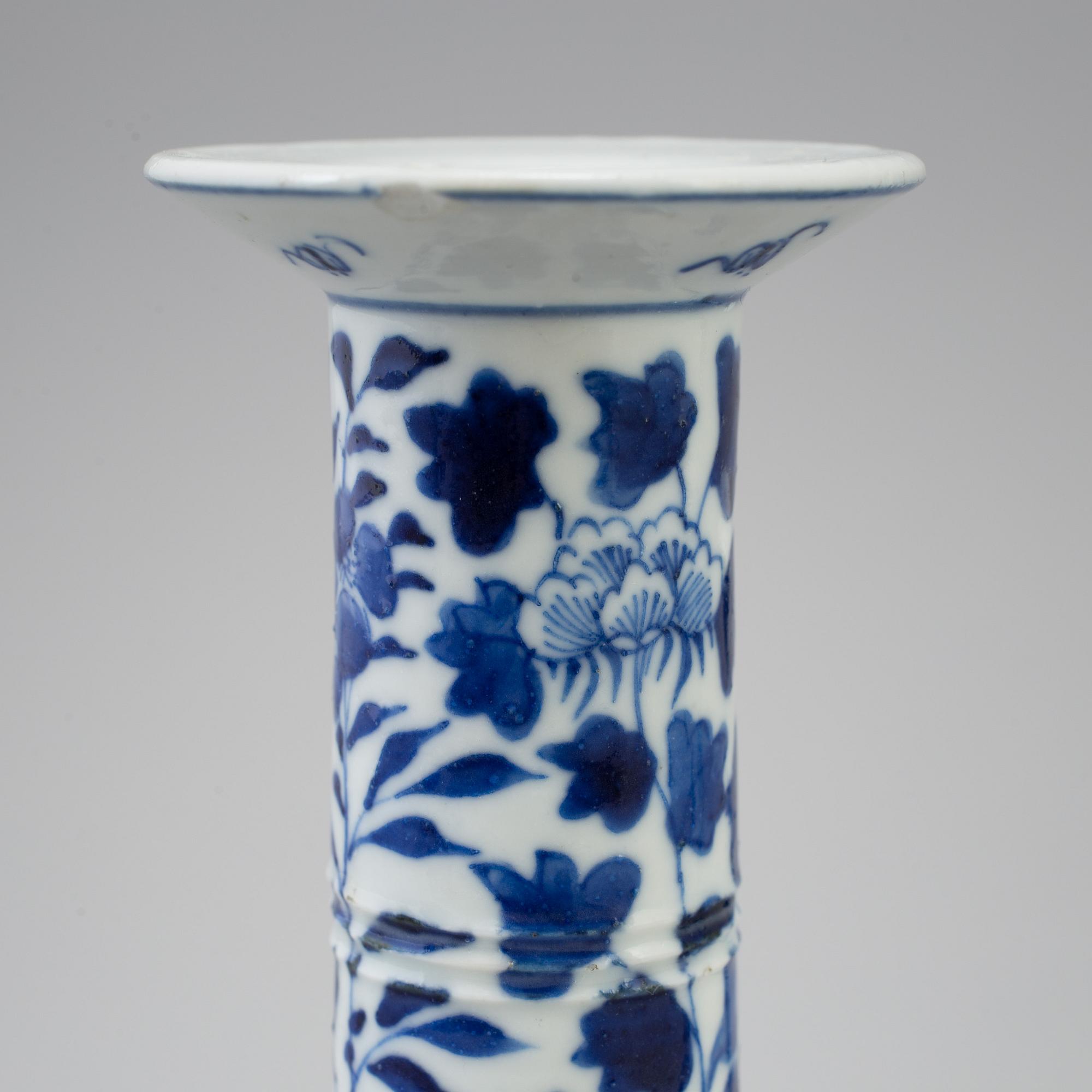 Four chinese 19th century blue and white porcelain candle holders. Qing dynasty.