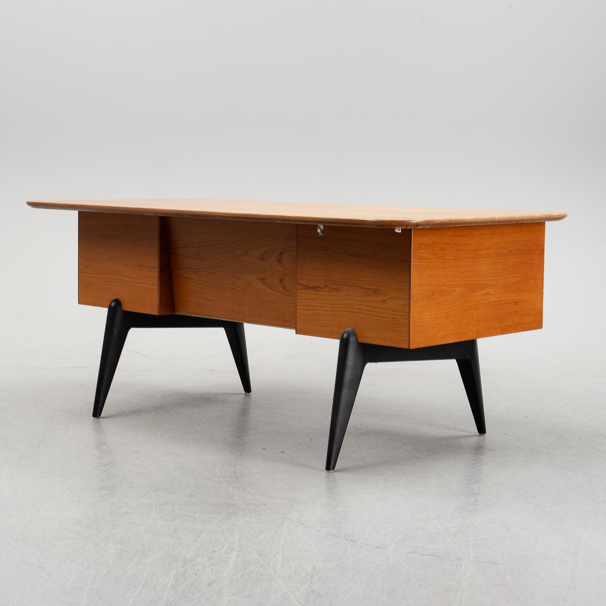 A teak desk by Hadar Schmidt 1950/60's.