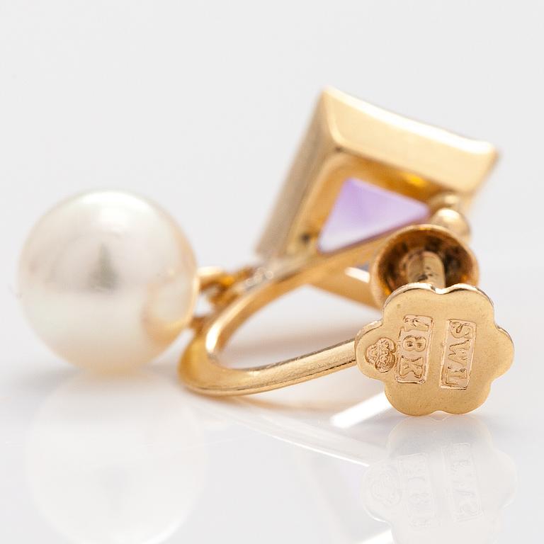 A pair of 18K gold earrings with amethysts and cultured pearls. Ljungström Sigvard, Stockholm.