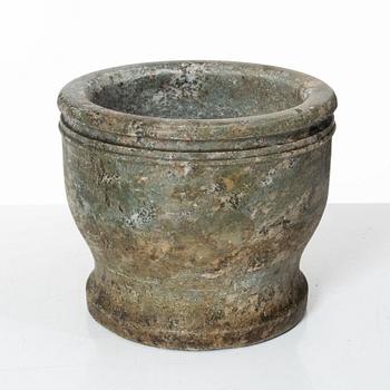 Mortel med stöt, kolmårdsmarmor, 1800-tal.