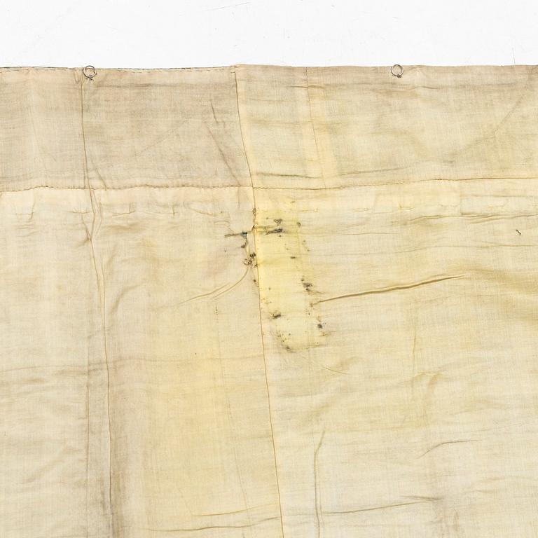 A silk mantel/robe, circa 1900.
