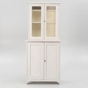 A vitrine cabinet, early 20th century.