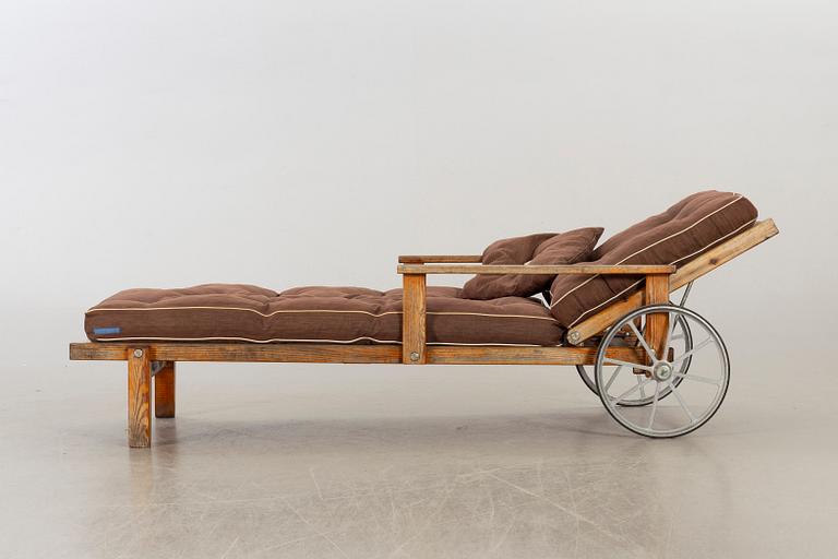 ELSA STACKELBERG, a pine deck chair from Fri Form, Edsbruk.