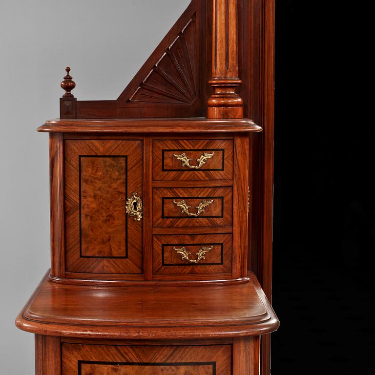 HALLMÖBEL, nyrenässans, 1800-talets andra hälft.