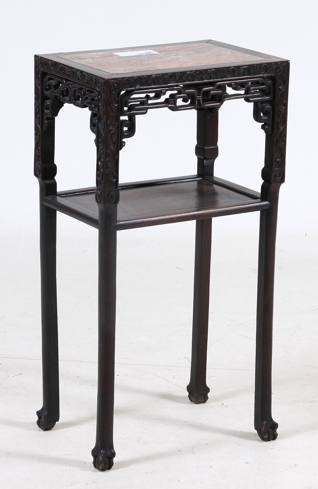 BORD, orientaliskt, 1900-tal.