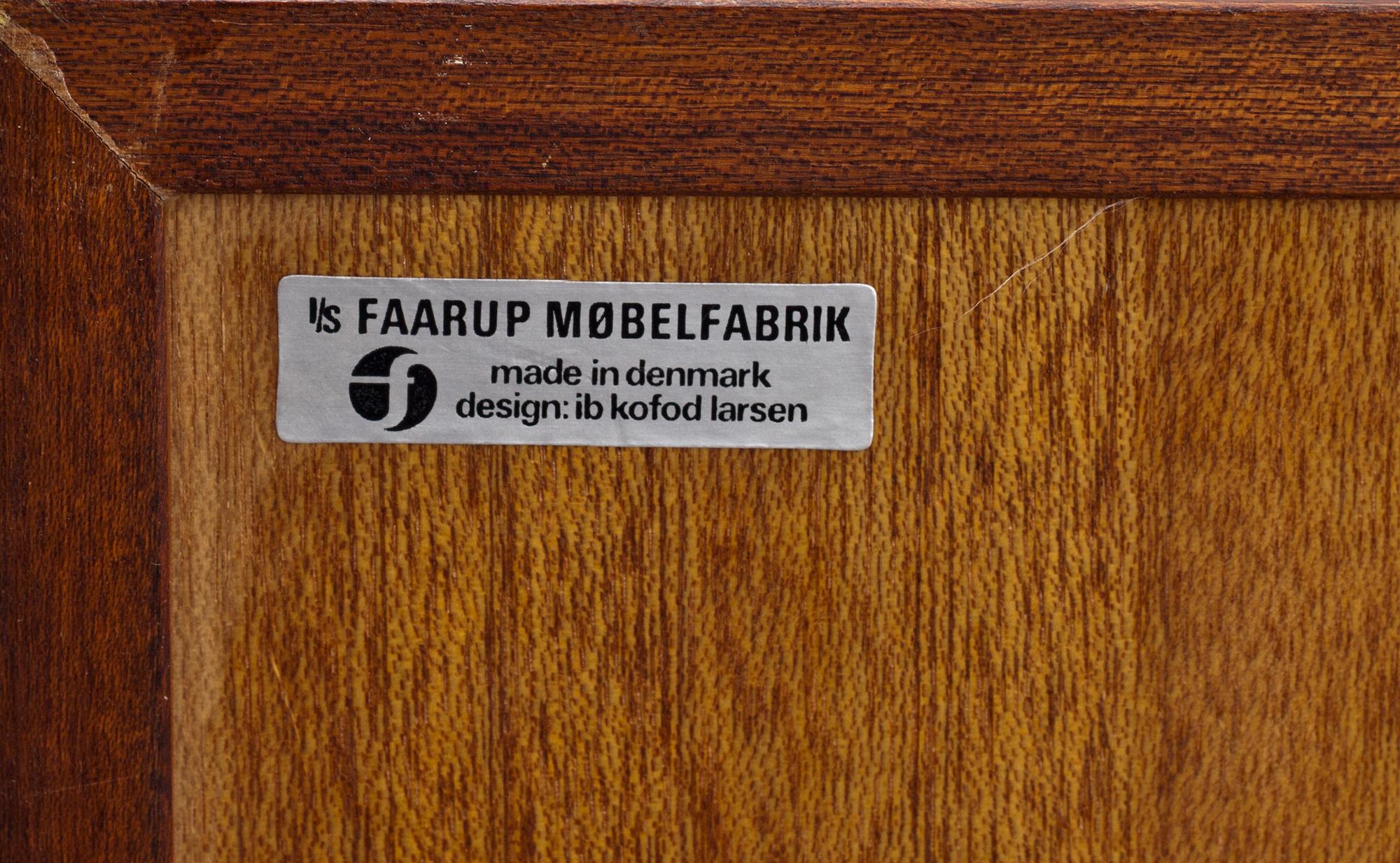 SIDEBOARD, Ib Kofoed Larsen, Faarup Möbelfabrik. Danmark, 1960-tal.