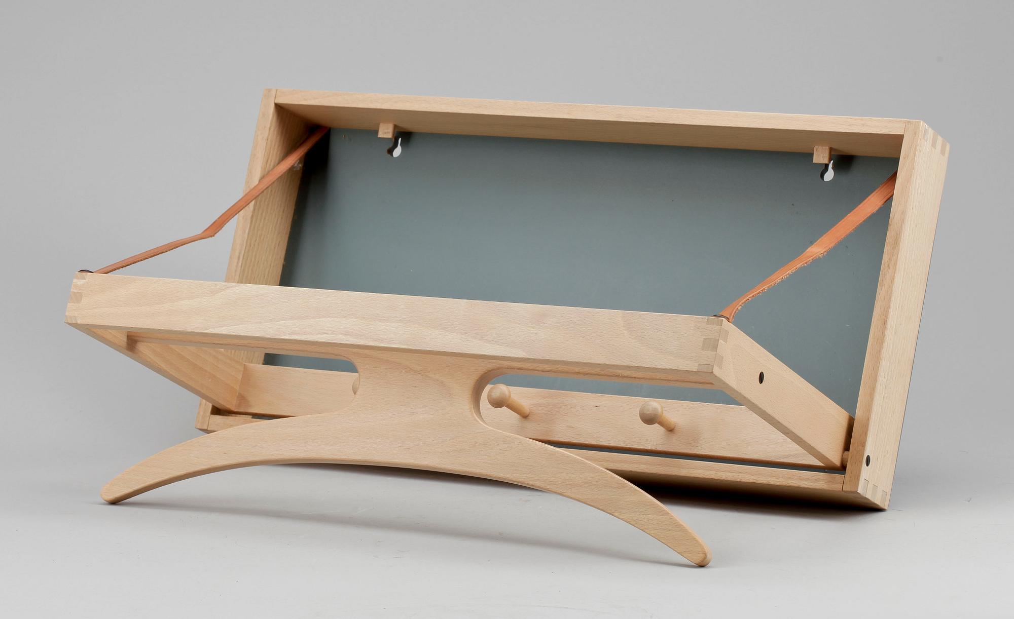 KLÄDHÄNGARE, Adam Hoff & Poul Östergaard, Danmark.