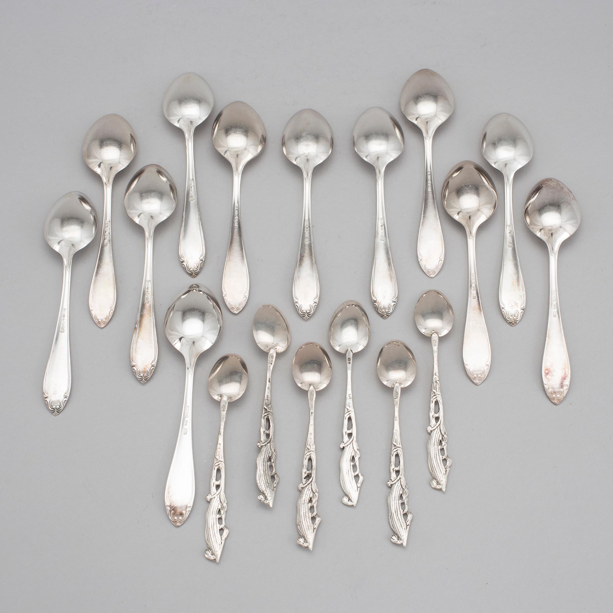 KAFFESKEDAR, 18 st, silver, bl a "Slottsbarock", 1900-tal. Vikt 241 g.