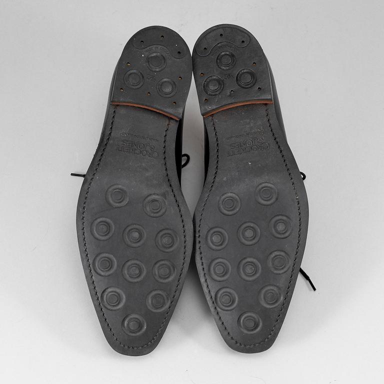 CROCKETT & JONES, a pair of black leather 'Highbury' shoes, size 8.
