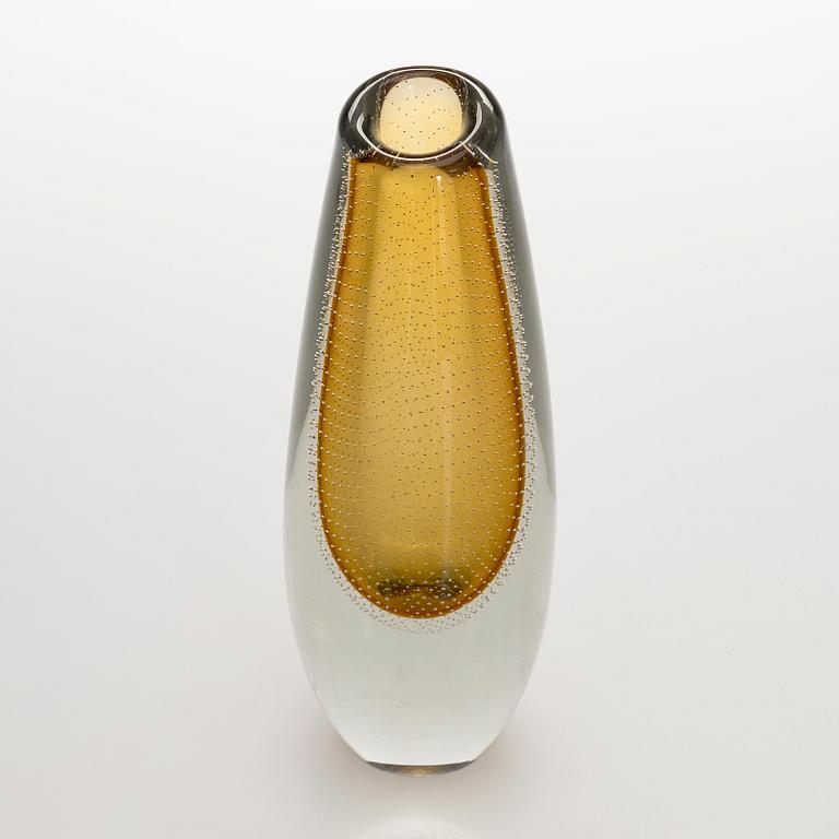 Gunnel Nyman, maljakko, signeerattu G. Nyman Nuutajärvi Notsjö -53.