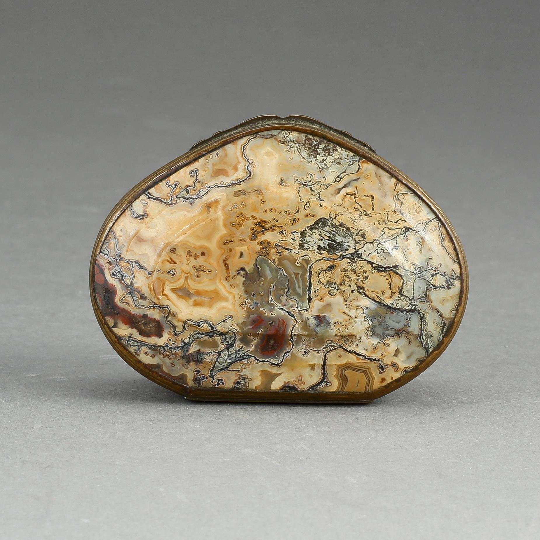 DOSA, agat och brons, 1700-talets andra hälft.