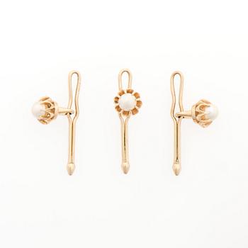 FRACKKNAPPAR, 3 st, 14K guld, pärlor.