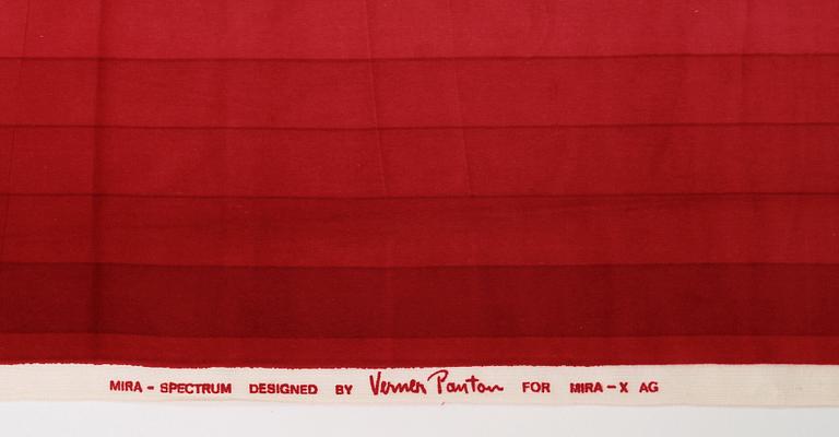 Verner Panton, CURTAIN, FABRIC AND SAMPLERS, 6 PIECES.  Cotton velor. A variety of dark to light red nuances and patterns. Verner Panton.
