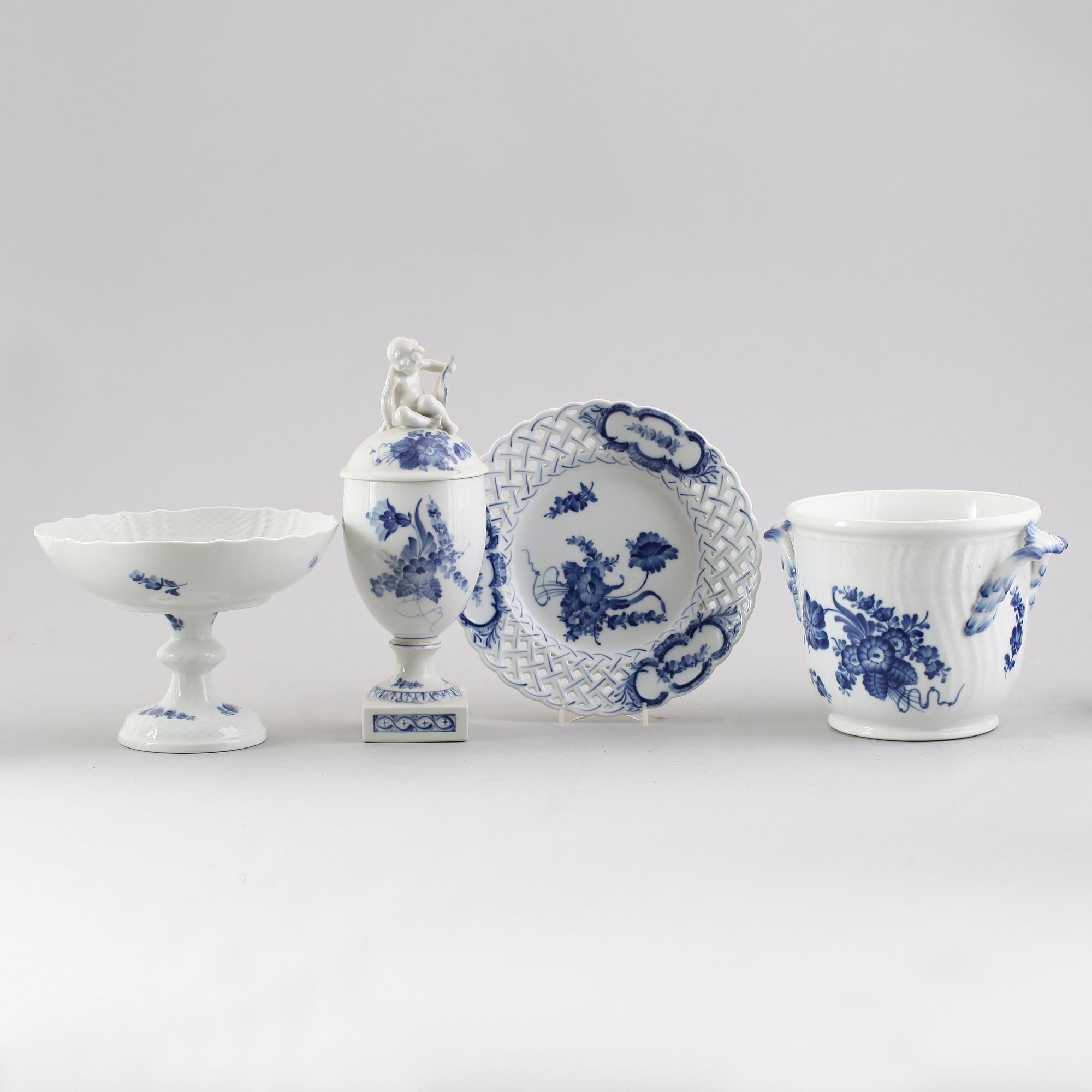 SERVISPORSLIN, 4 delar, "Blå Blomst", Royal Copenhagen.