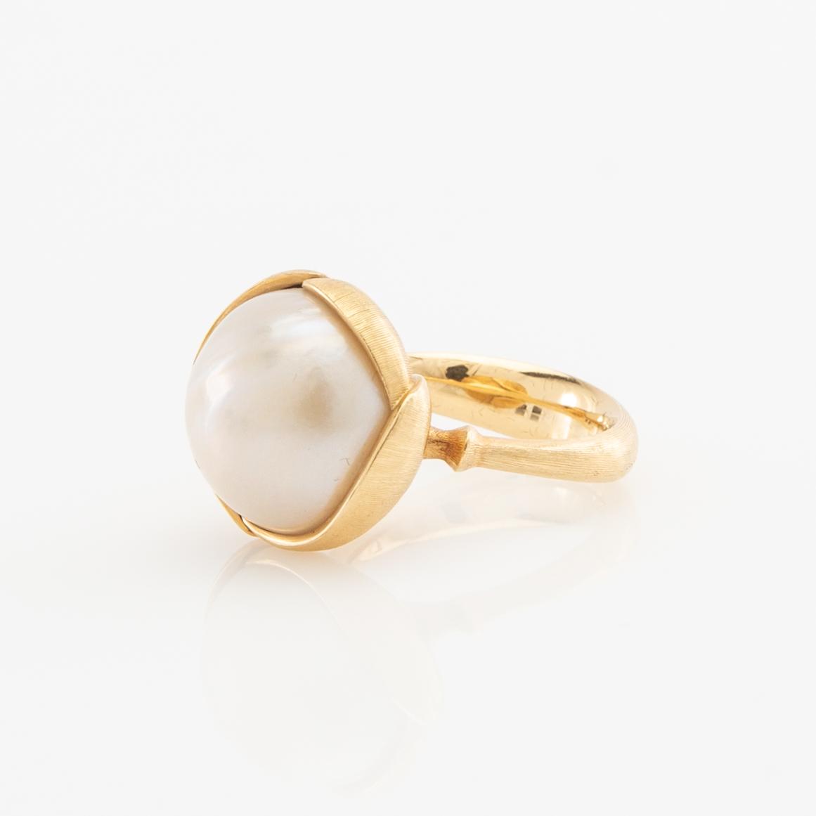 Ole Lynggaard, ring, "Lotus", 18k gold with white pearl.