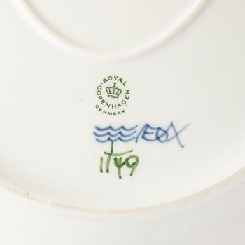 Serving dish, porcelain, Royal Copenhagen, "Musselmalet helblond", model 1149, 1969-1974.